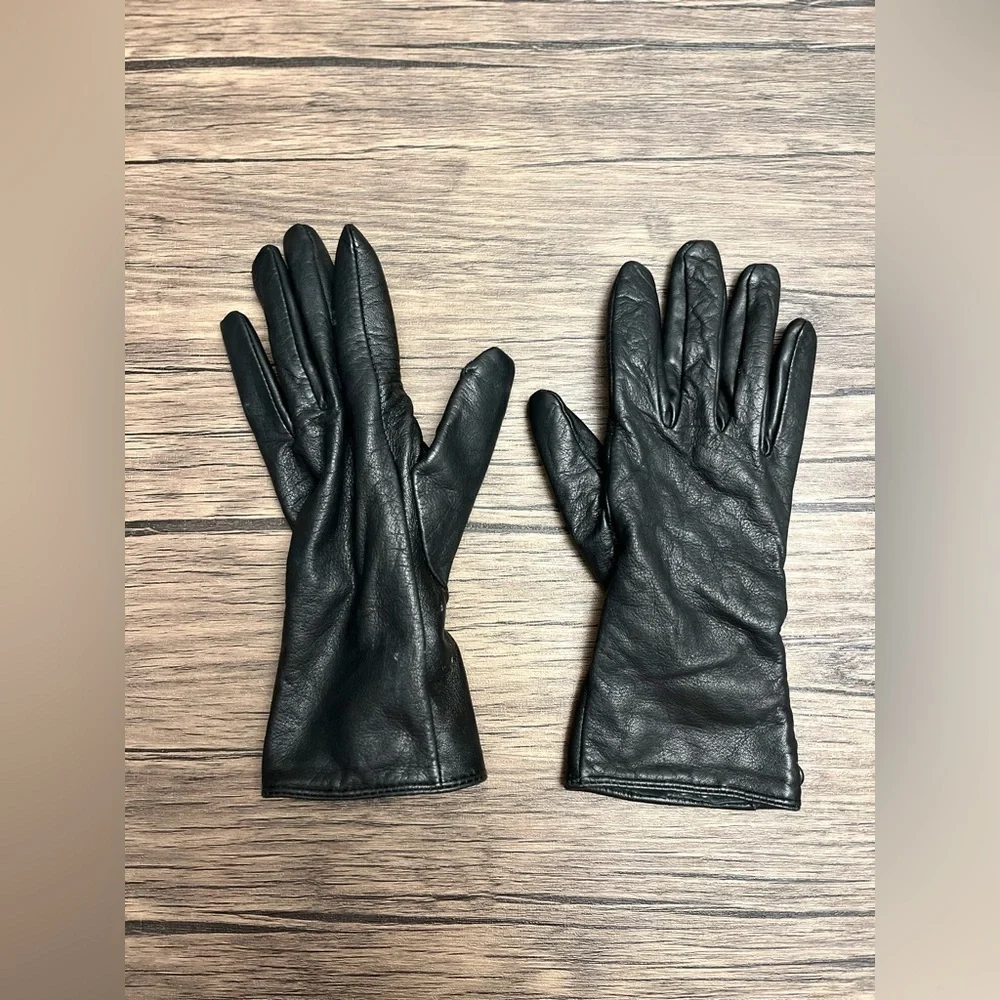 Vintage Cashmere-Lined Sheepskin Leather Gloves with Button Accents